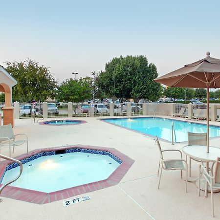 Home2 Suites By Hilton Dallas Grand Prairie Bagian luar foto