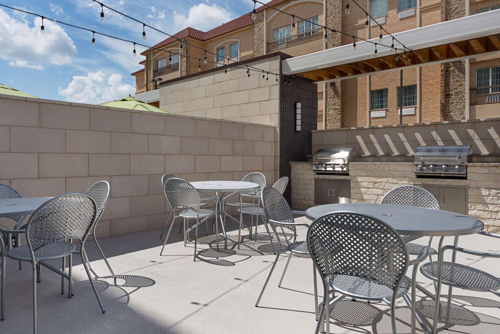 Home2 Suites By Hilton Dallas Grand Prairie Bagian luar foto