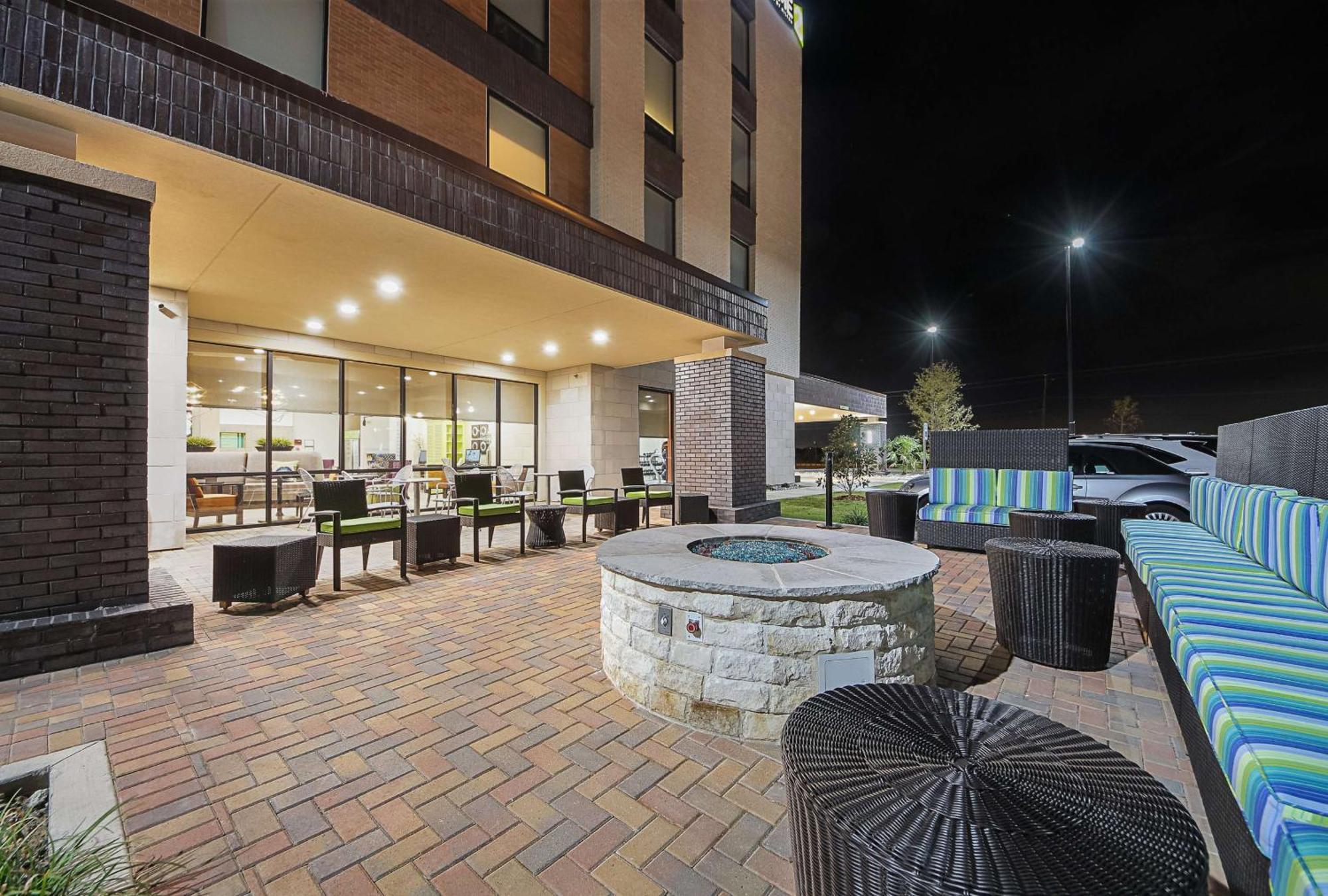 Home2 Suites By Hilton Dallas Grand Prairie Bagian luar foto